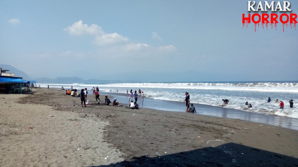 Misteri Kapal Misterius di Palabuhanratu Bikin Heboh